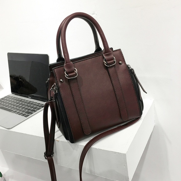 Duke Hudson- Leather Shoulder Bag - Picture 6 of 12